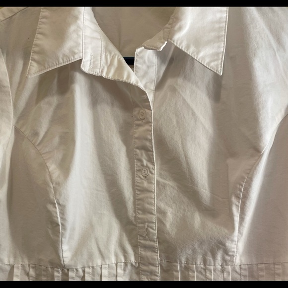 White dress shirt - Picture 2 of 6